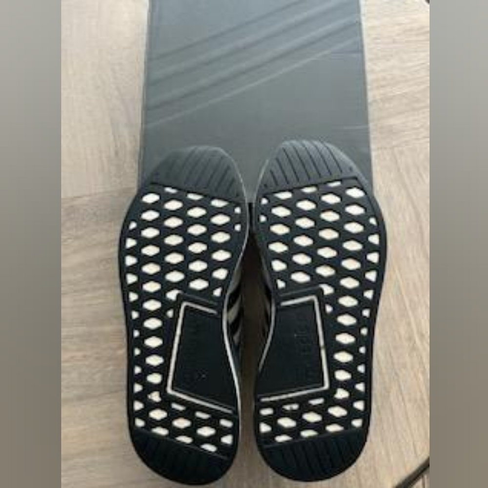 Men's Adidas NMD R2 - Picture 7 of 9